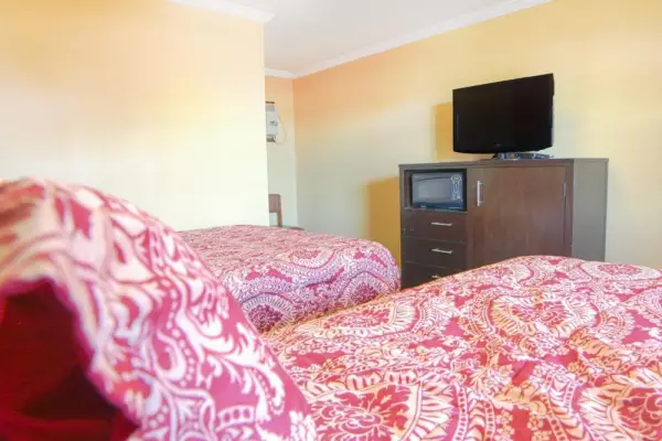 Economy Inn By OYO Lockport near Houma 7